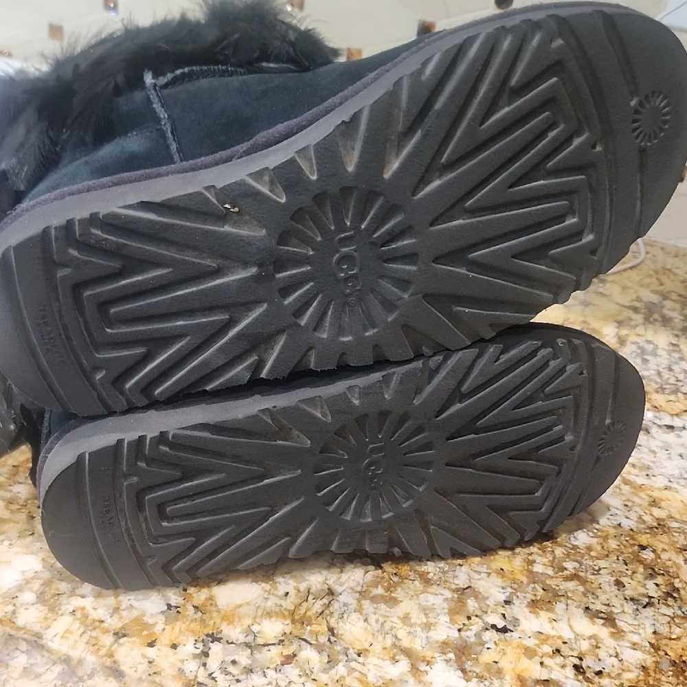 UGG Black Feathered Winter Boots - Picture 6 of 8